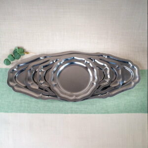 Plat rond plat 30 cm PRP30 Plat ovale 45 cm PO45 Plat ovale 60 cm PO60 Torpilleur 80 cm PO80Couteau à pain CAP Louche LCHE Fourchette de service grand modèle FSGM Cuillère de service grand modèle CSGM Pelle à tarte PT